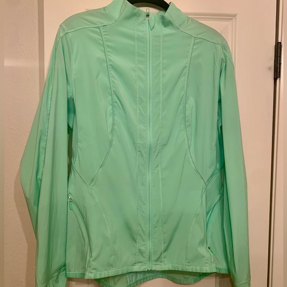 Lululemon Laser speed Jacket ina size 10 work out, gym, outdoor layer athletic